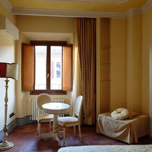 Konukevi Casa Leopardi, Floransa